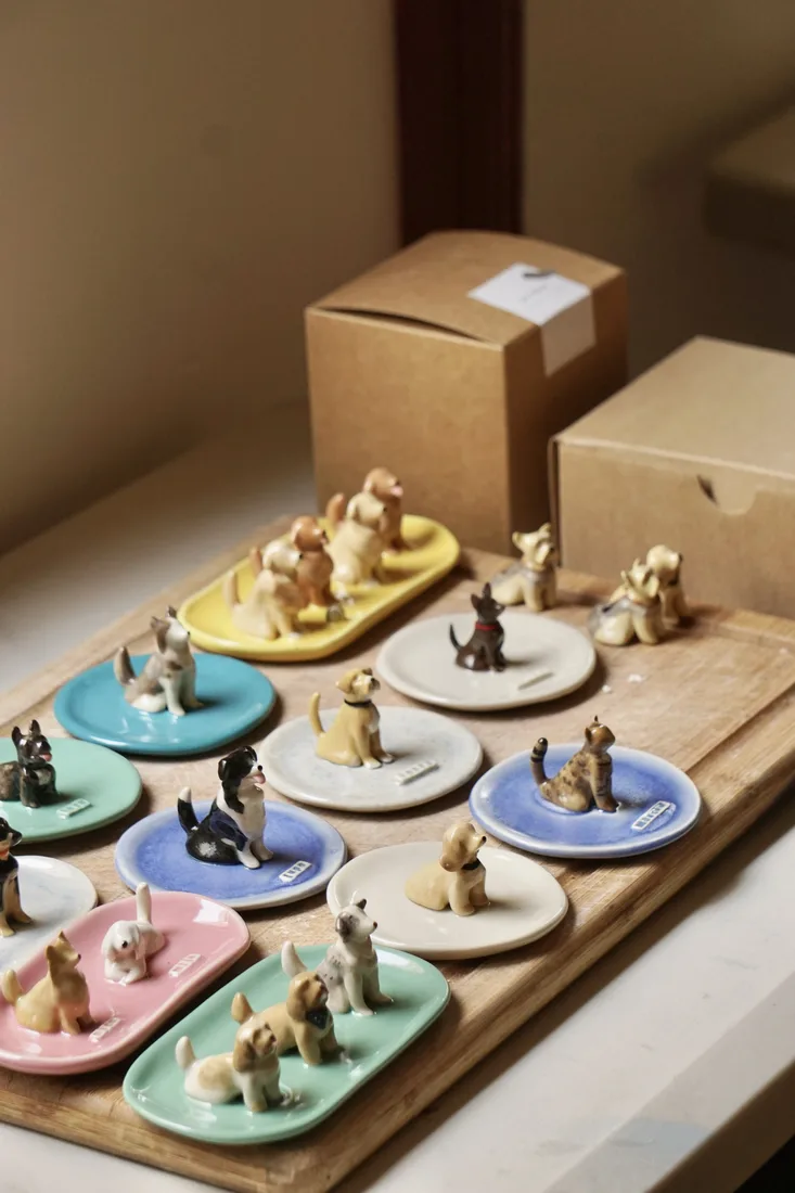 Colección de piezas de cerámica hechas a mano