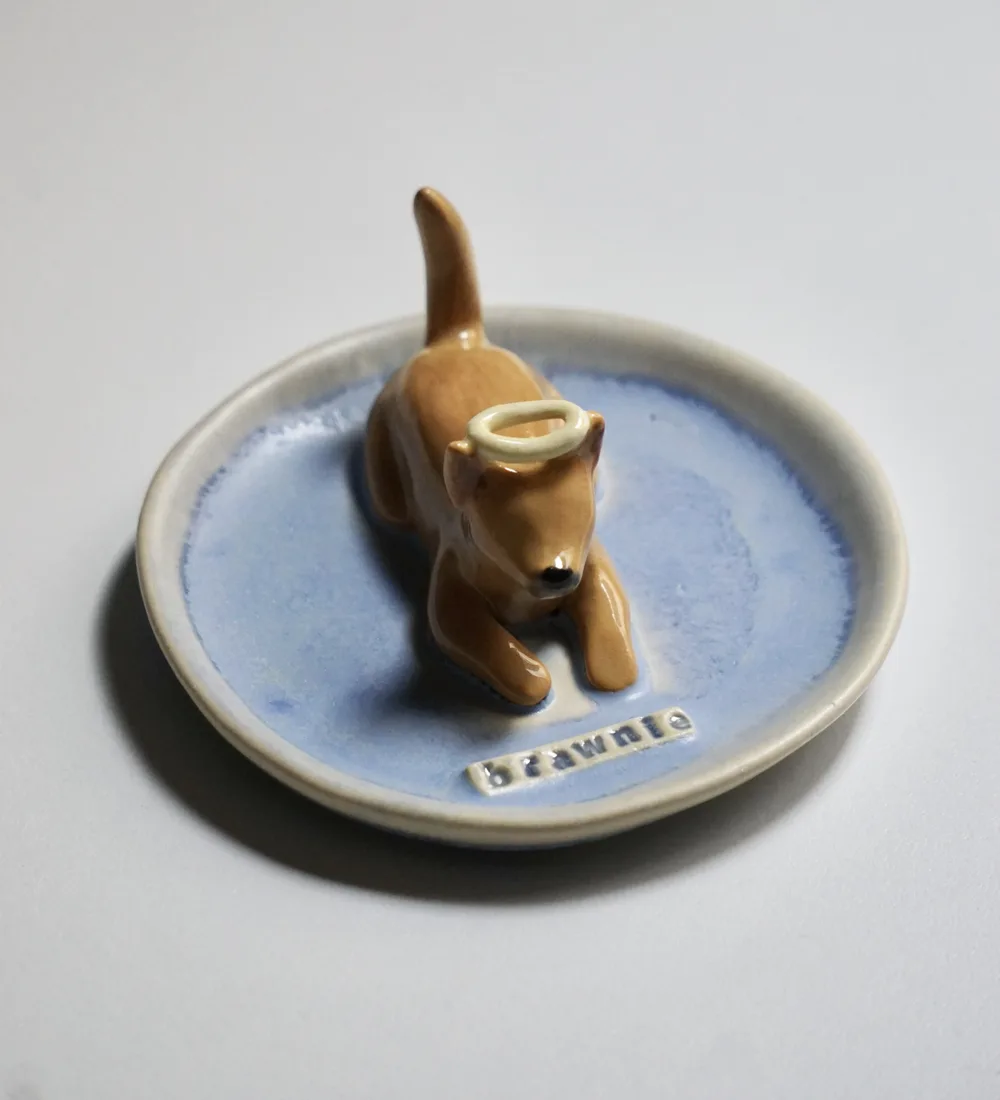 Plato joyero de una mascota, pintado a mano