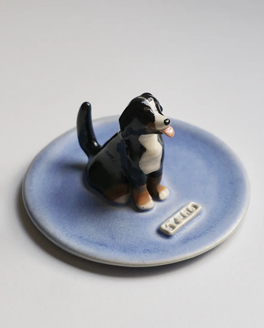 Plato joyero de una mascota, pintado a mano