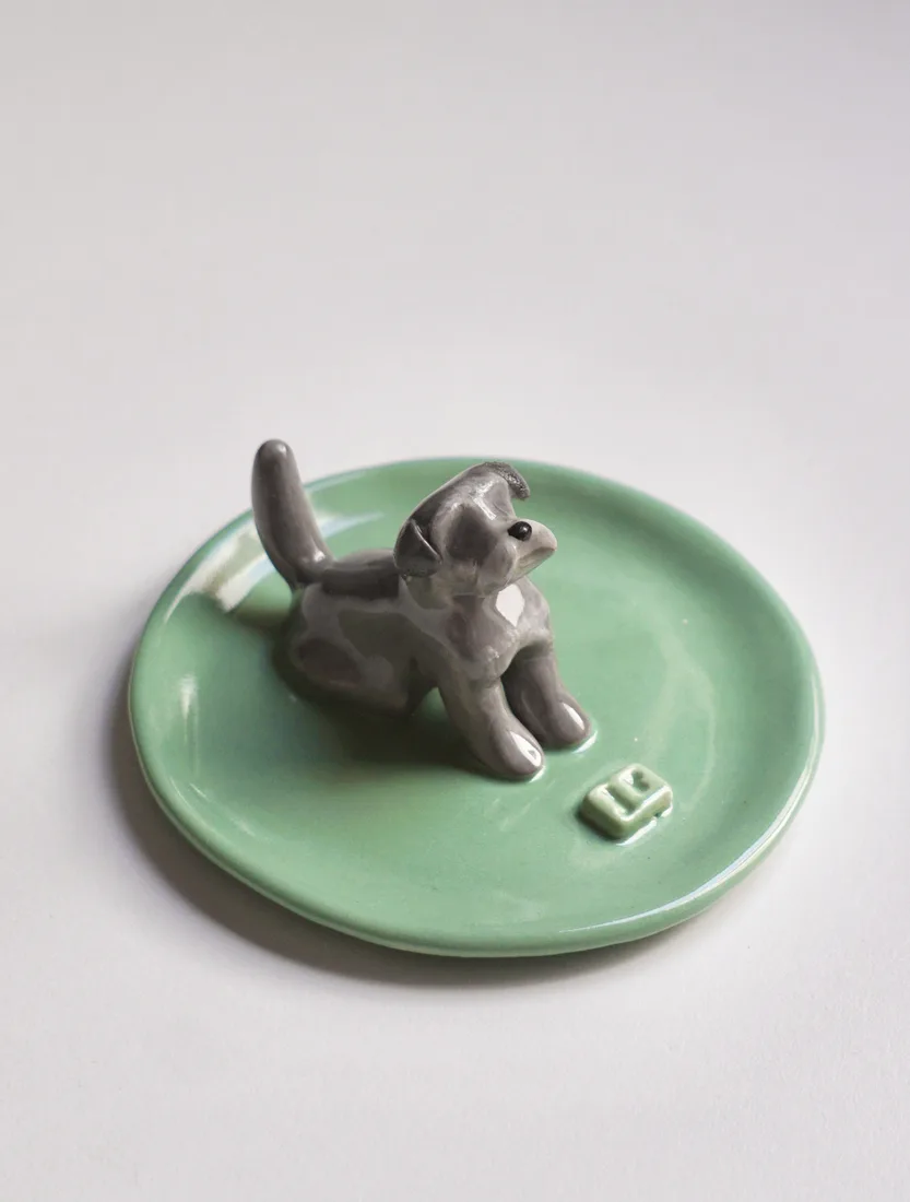 Plato joyero de una mascota, pintado a mano