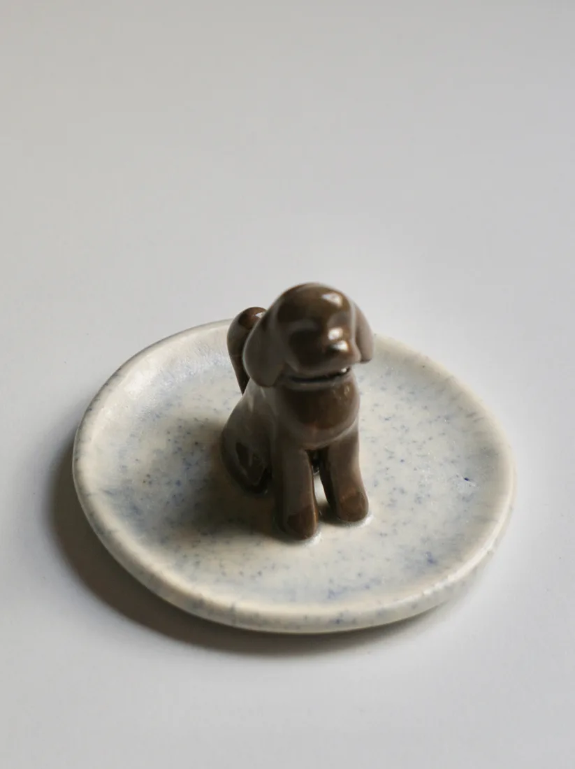 Plato joyero de una mascota, pintado a mano