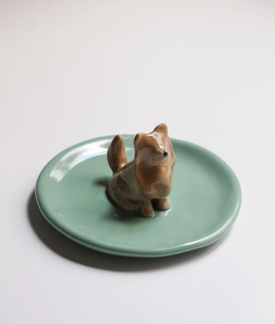 Plato joyero de una mascota, pintado a mano