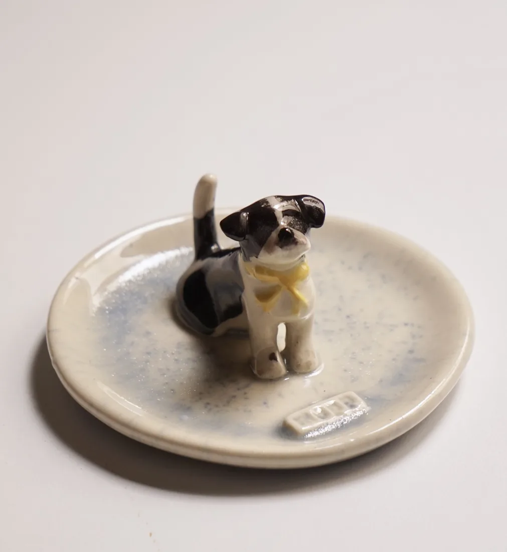 Plato joyero de una mascota, pintado a mano