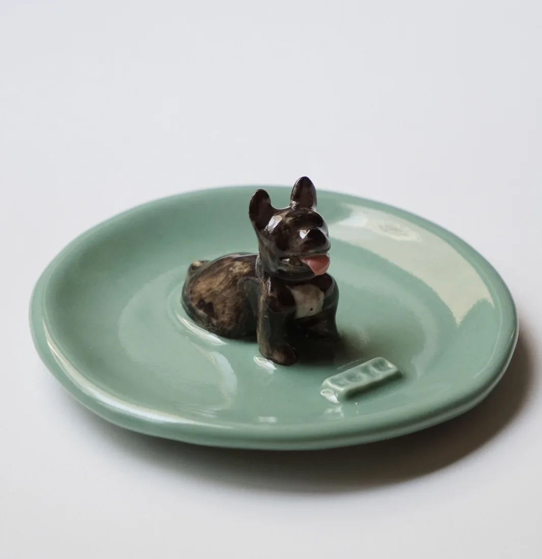 Plato joyero de una mascota, pintado a mano