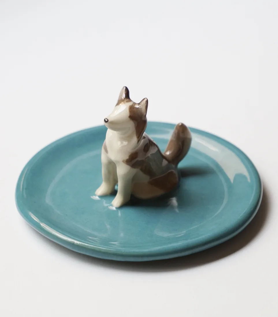 Plato joyero de una mascota, pintado a mano
