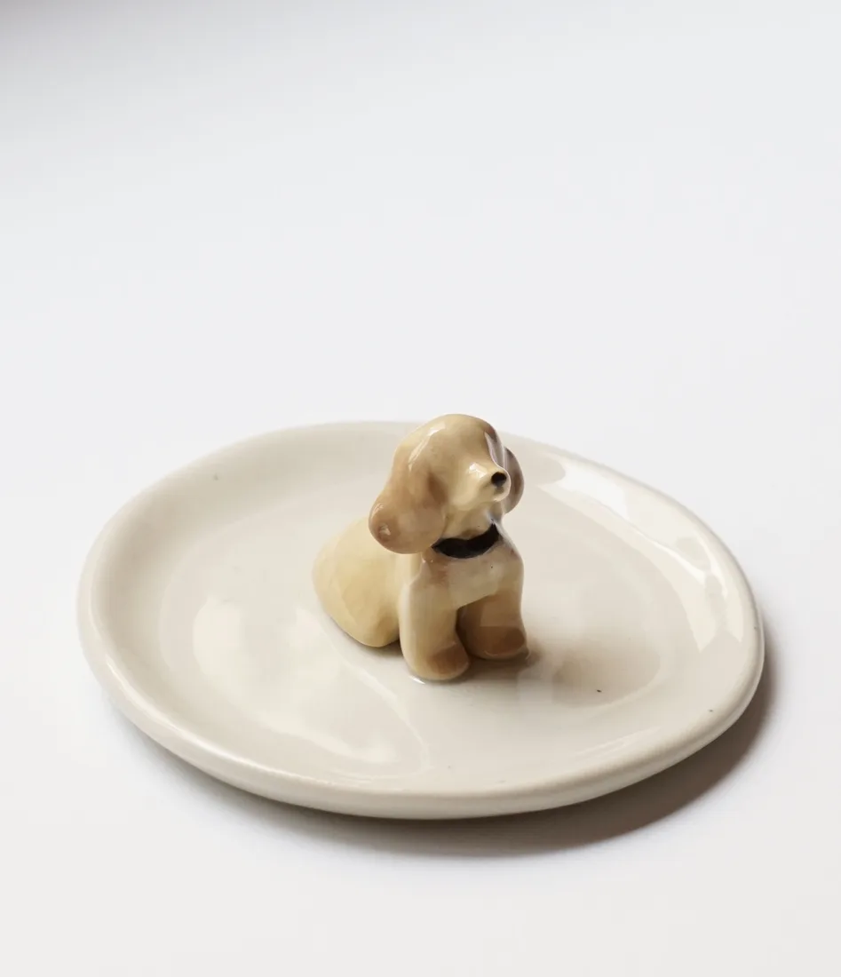Plato joyero de una mascota, pintado a mano