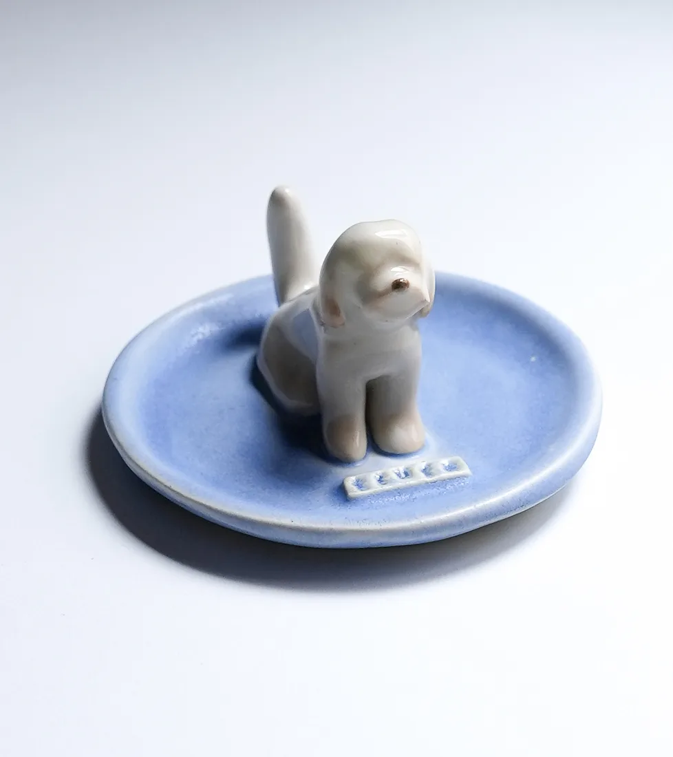 Plato joyero de una mascota, pintado a mano