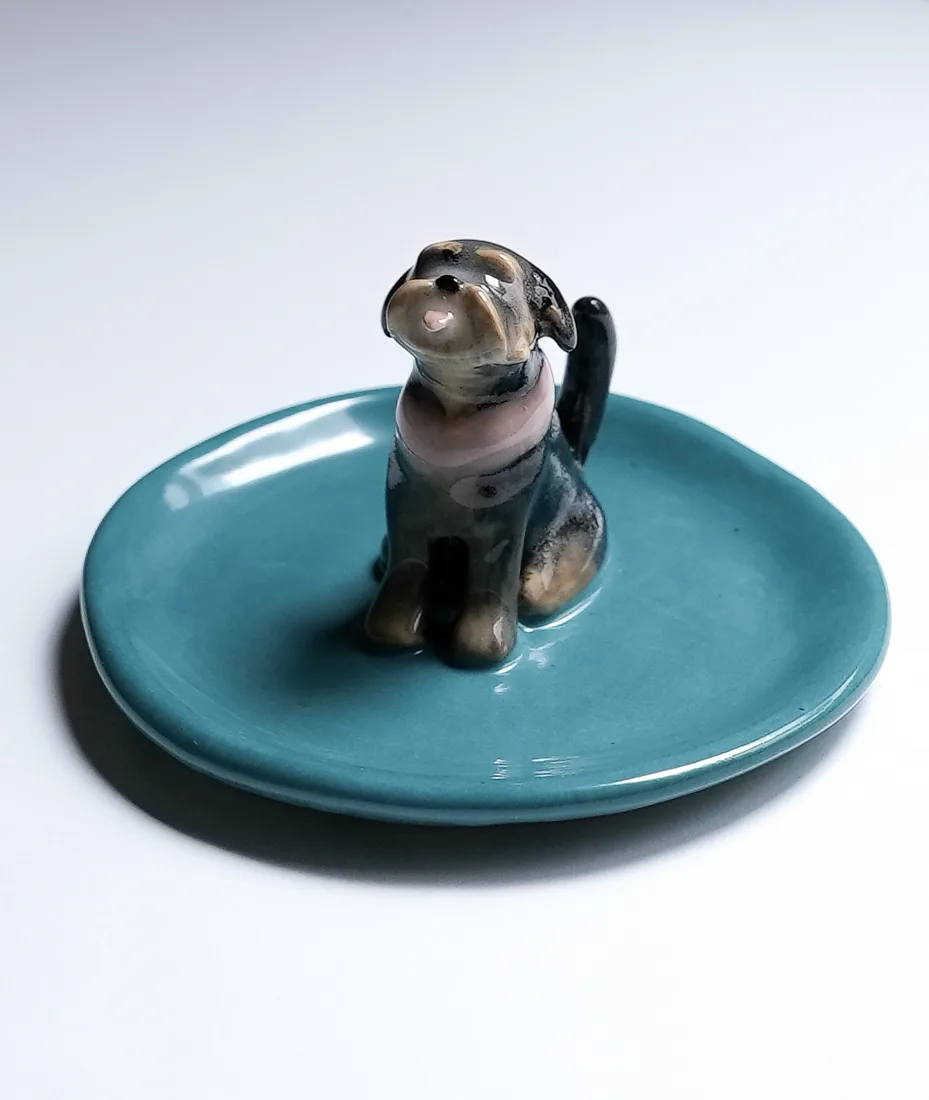 Plato joyero de una mascota, pintado a mano