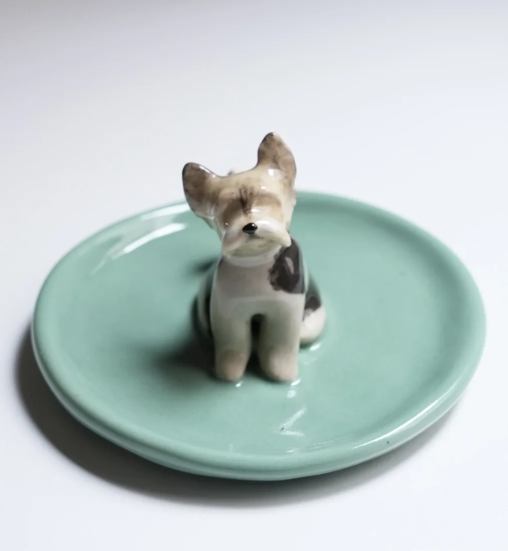 Plato joyero de una mascota, pintado a mano