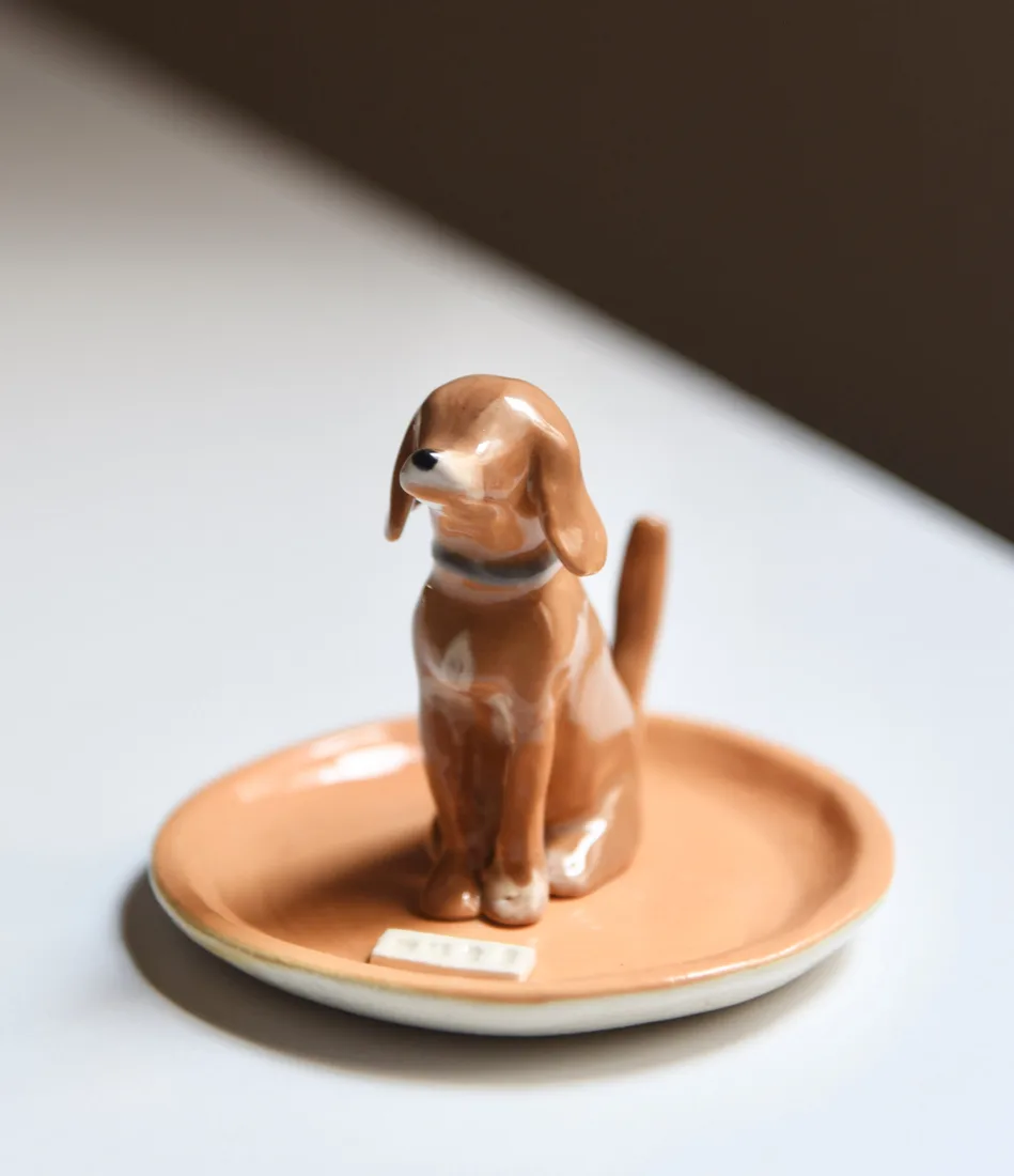 Plato joyero de una mascota, pintado a mano