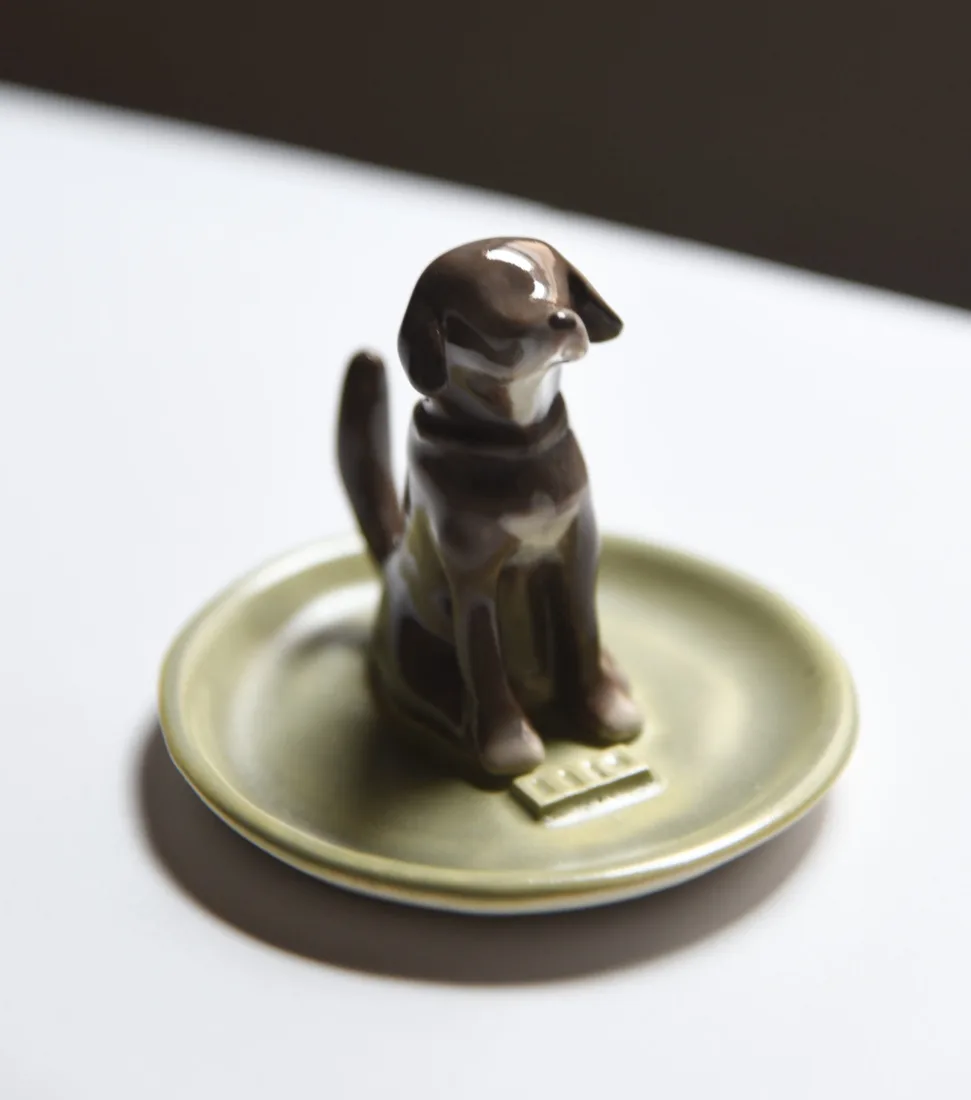 Plato joyero de una mascota, pintado a mano