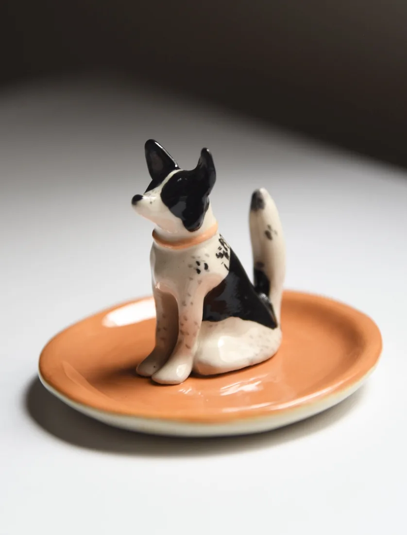 Plato joyero de una mascota, pintado a mano