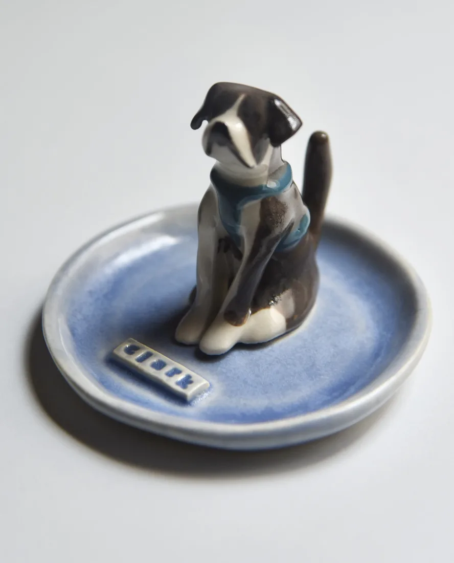 Plato joyero de una mascota, pintado a mano