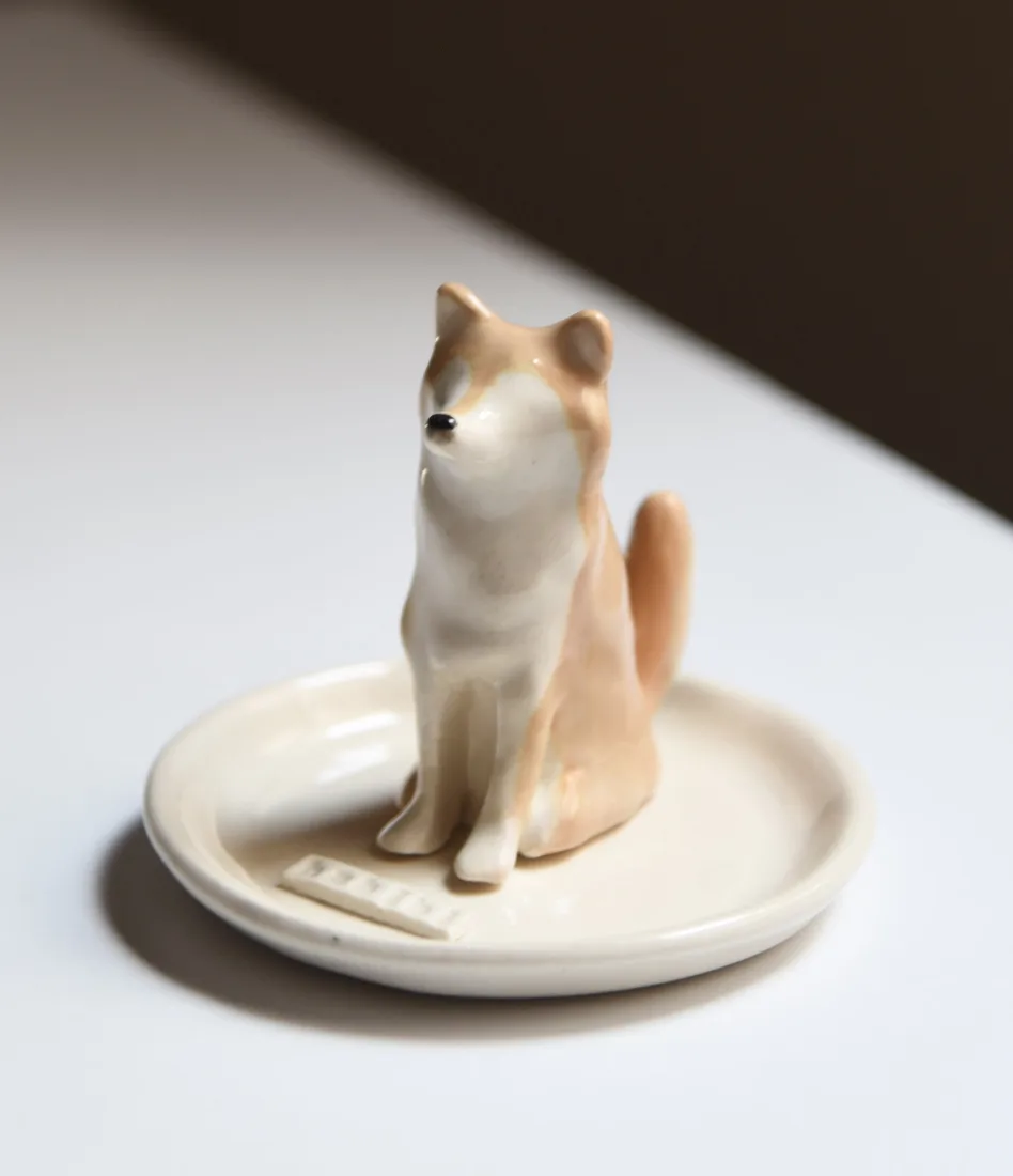 Plato joyero de una mascota, pintado a mano