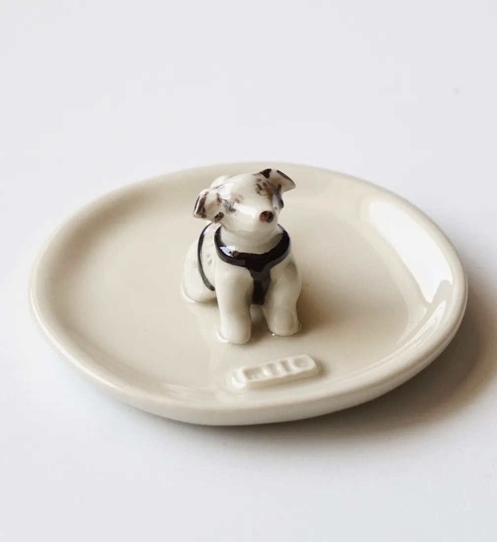 Plato joyero de una mascota, pintado a mano