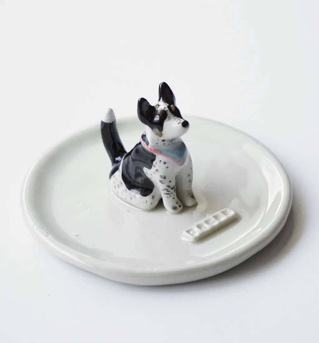 Plato joyero de una mascota, pintado a mano