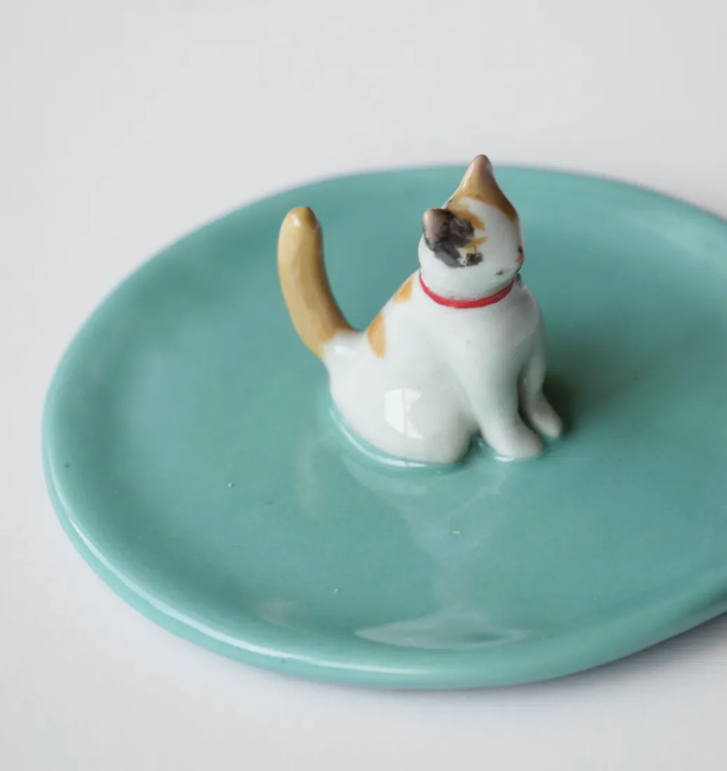 Plato joyero de una mascota, pintado a mano
