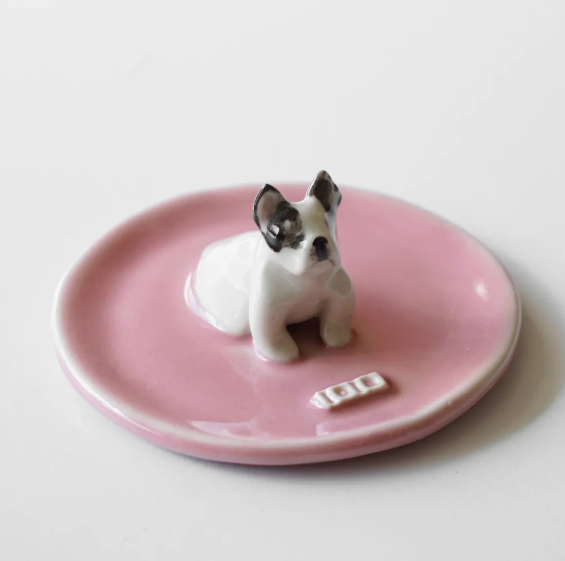 Plato joyero de una mascota, pintado a mano