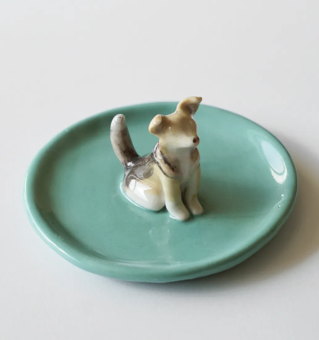 Plato joyero de una mascota, pintado a mano