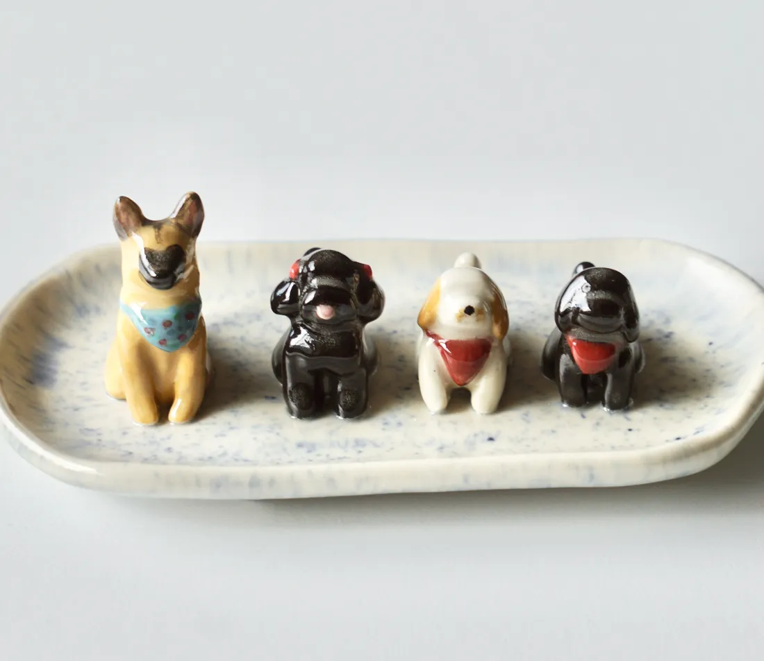 Plato joyero de cuatro mascotas, pintado a mano